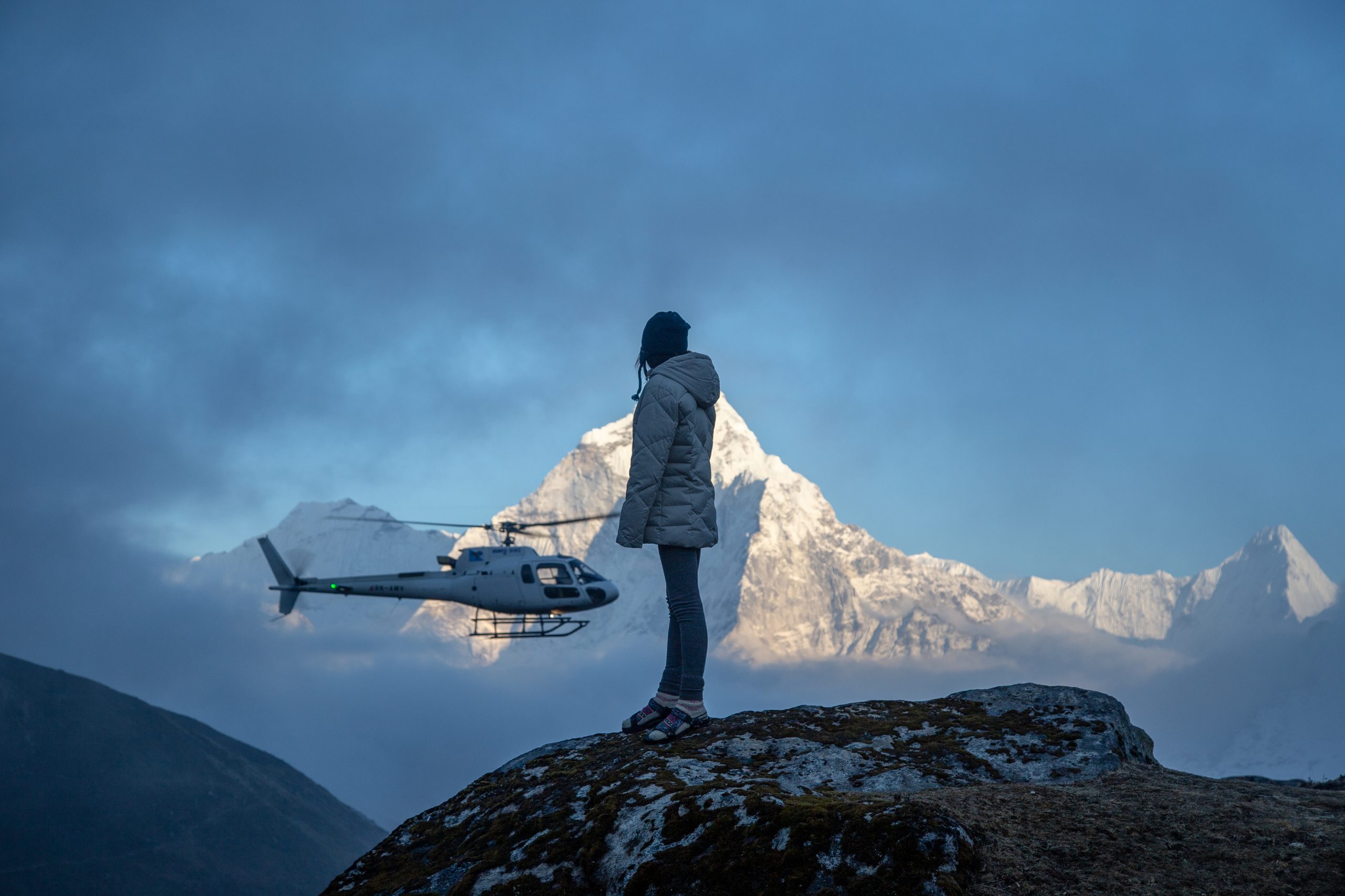 Trekkers Enjoying the view in Everest Trek