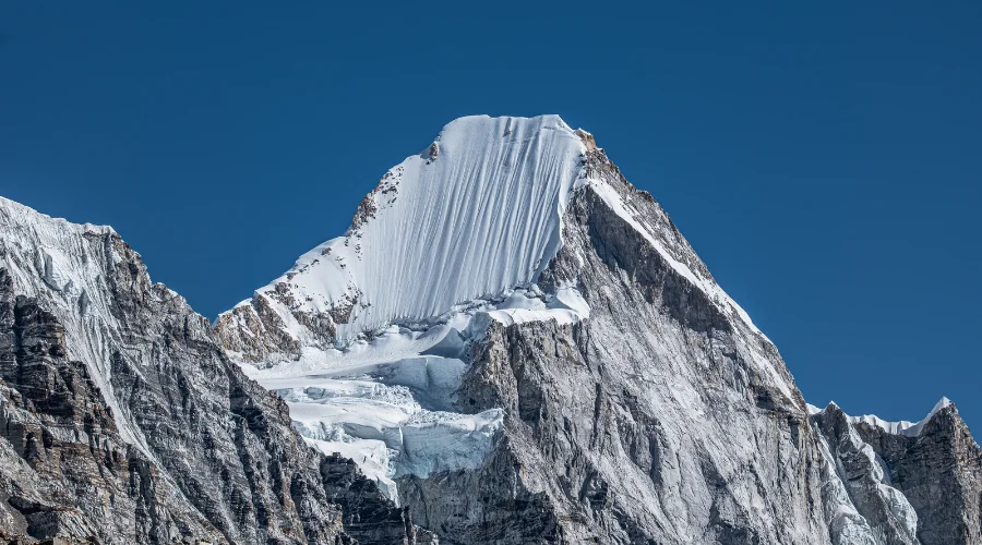 Mount Khumbutshe