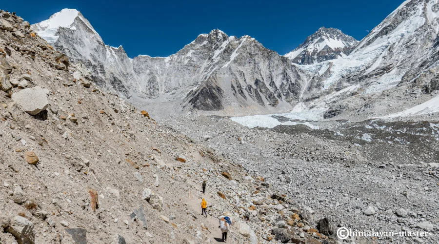 On-the-way-to-Everest-Base-Camp-from-Gorakshep