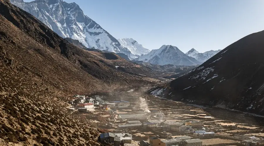 On the way to Thukla