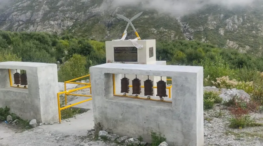 A memorial on the way to Kyanjin Gompa in remembrance to the victims of 2015 earthquake