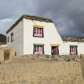 A teahouse in Syangboche