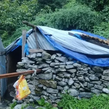 A temorary house for Yak driver to stay during rain, boil milk. etc.