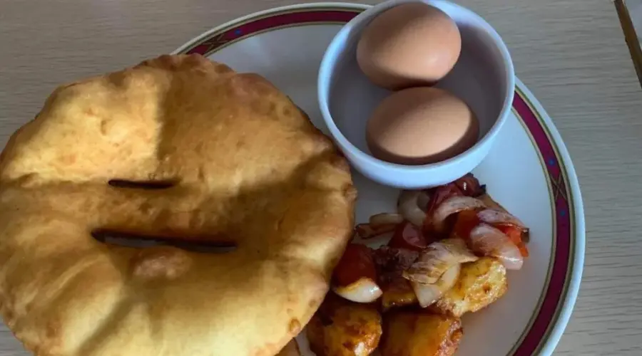 A typical breakfast at teahouses of the Khopra region