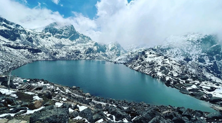 Gosaikunda-lake