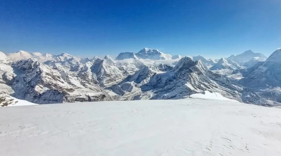 The-Beauty-of-Makalu-Base-Camp-Trek