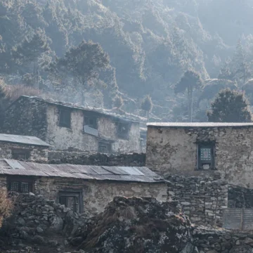 Traditional-houses-on-way-to-everest-view-trek