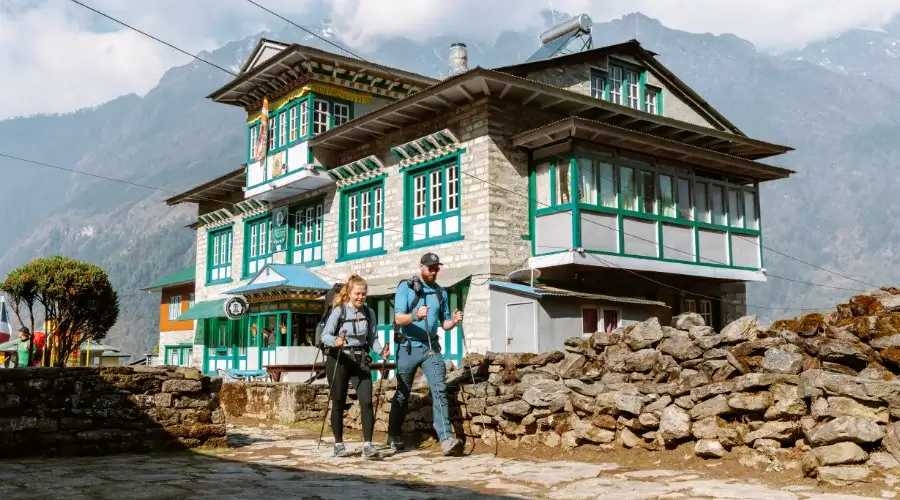 Trekkers on the way to Namche bazar