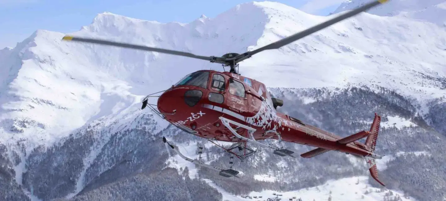 A helicopter during the helicopter flight to Mount Everest