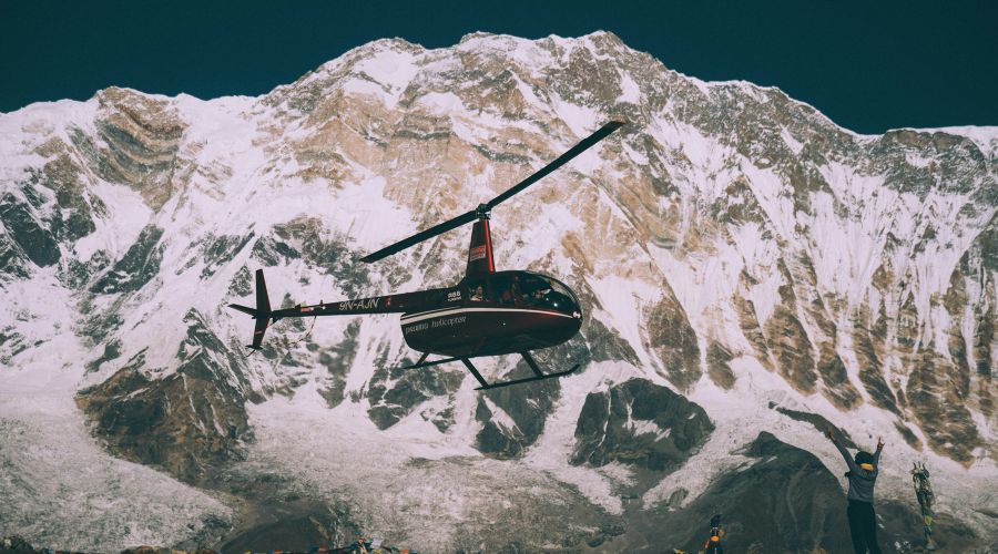 Everest Helicopter flight 
