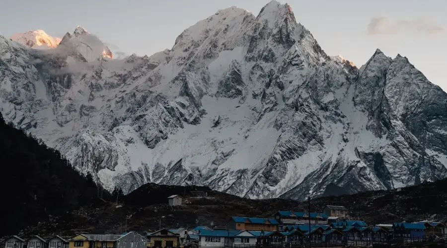 Trekking in Nepal in October, weather, and best places 