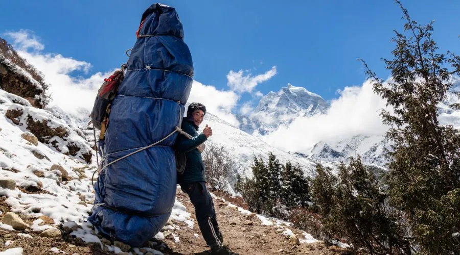 How long It takes to climb Mount Everest?