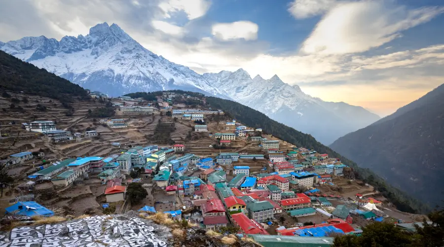Everest base camp trek with helicopter return