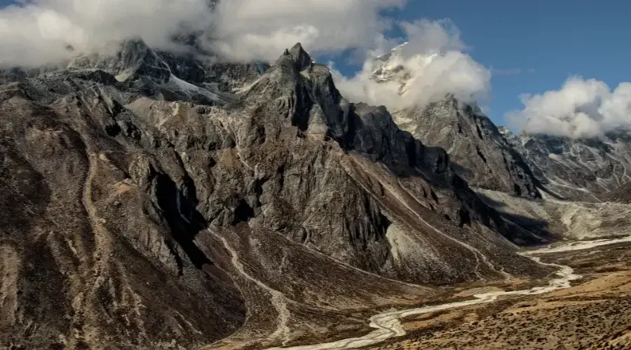 Rugged terrain on the way to Everest Base Camp