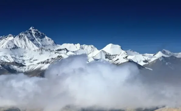 Mount Everest Death Zone: Facts, Challenges, and Survival Tips