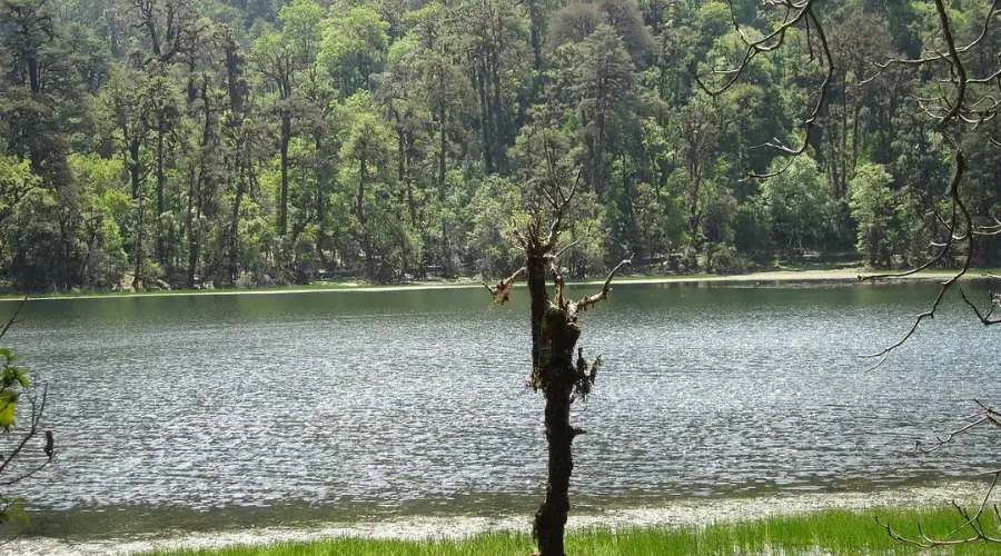 Ramaroshan Lake