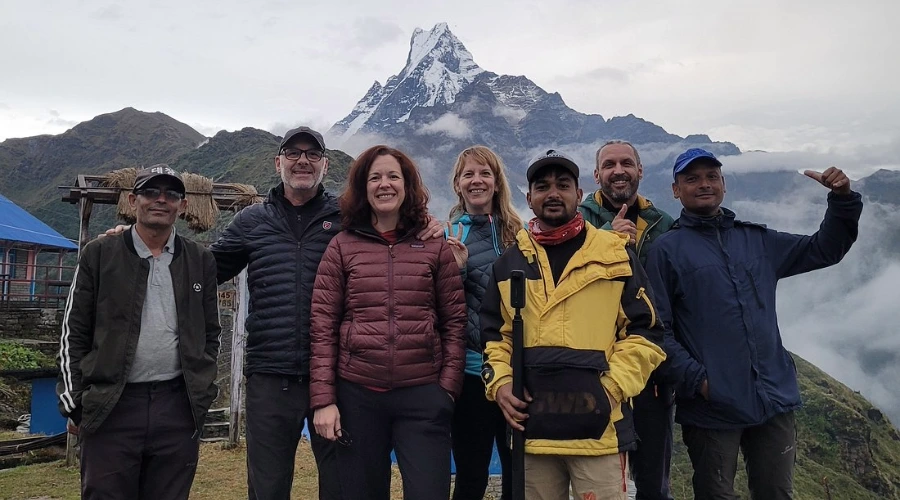 Himalayan-Masters-Team-in-route-of-Mardi-Himal-Trekking