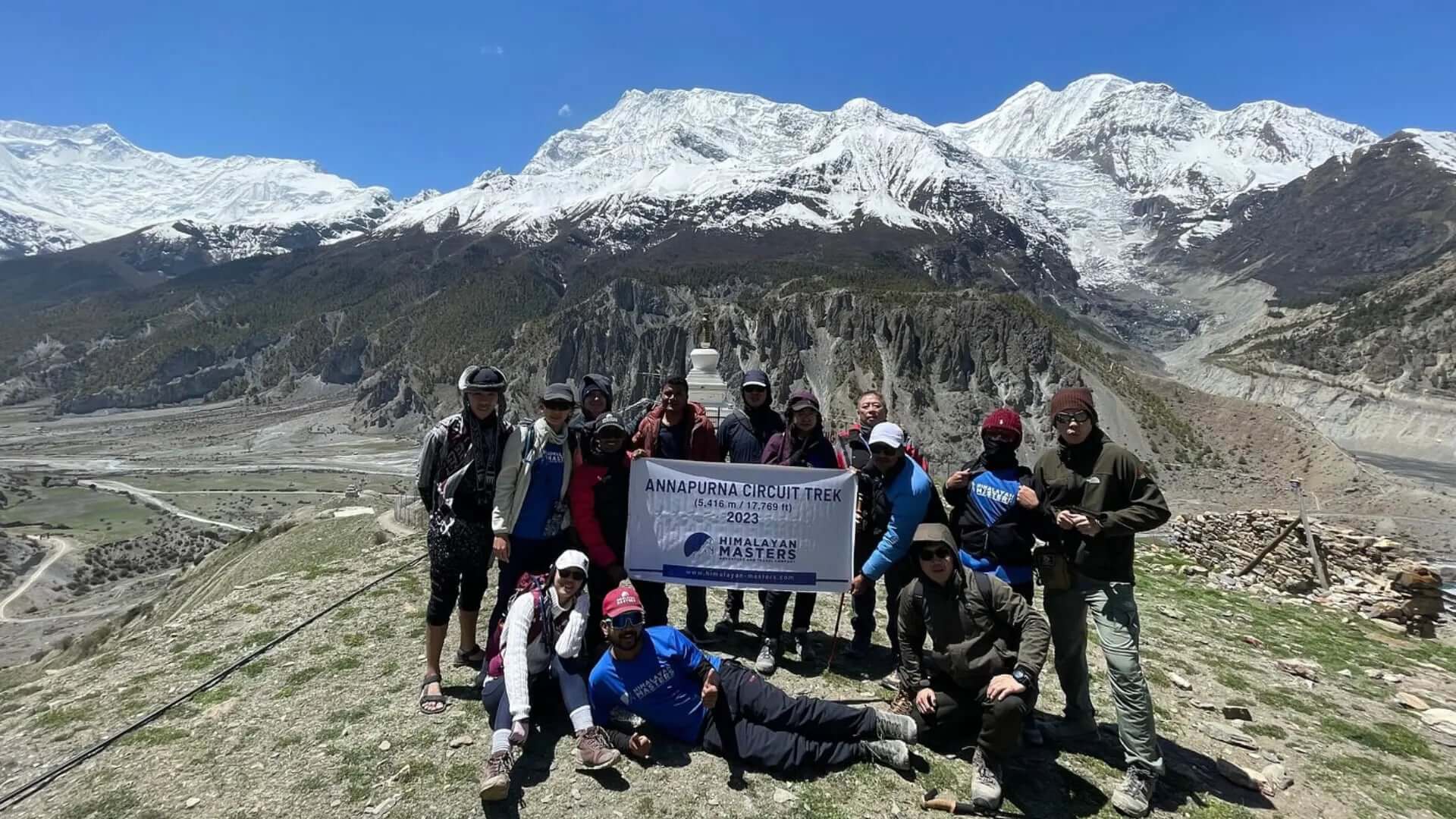 Himalayan Masters team with trekkers on the Annapurna Circuit Trek