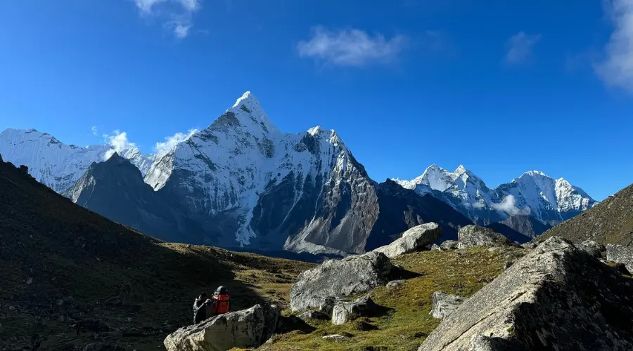 How to Read Weather Patterns During Three Passes Trek?