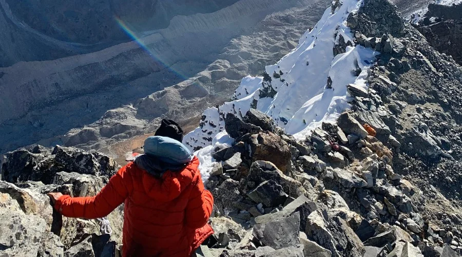 Difficult rugged terrains of Yala peak