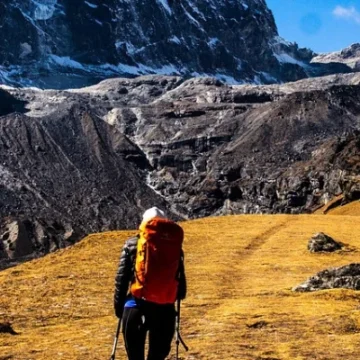Stop the Climb or Trek: Top 30 Red Flags You Need to Know
