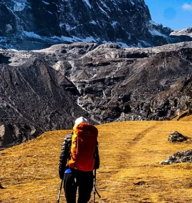 Stop the Climb or Trek: Top 30 Red Flags You Need to Know