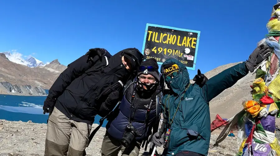 Trekkers at Tilicho Lake